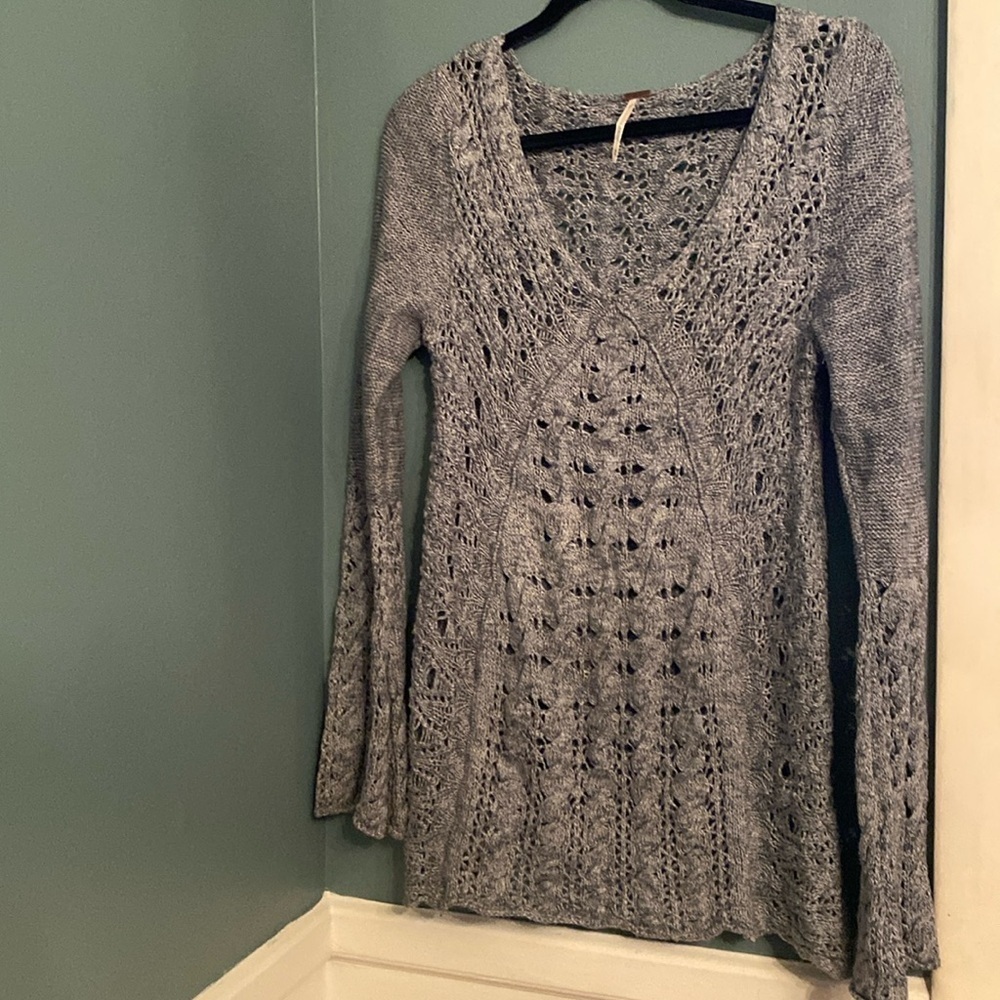 Free People women’s sweater - medium- blue knit - bell sleeve - great condition